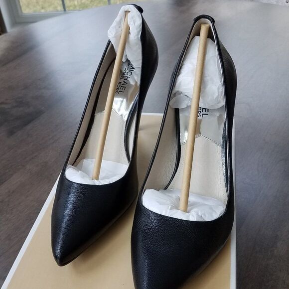 NIB Michael Kors heels - Picture 1 of 4